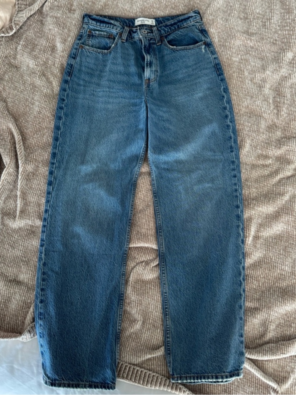 Abercrombie & Fitch the loose high-rise Straight-Leg Women’s Jeans - Medium Blue